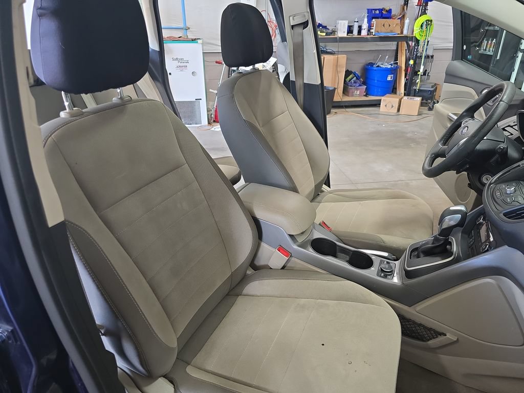 Used 2016 Ford C-MAX SE w/ Equipment Group 202A FWD image 40