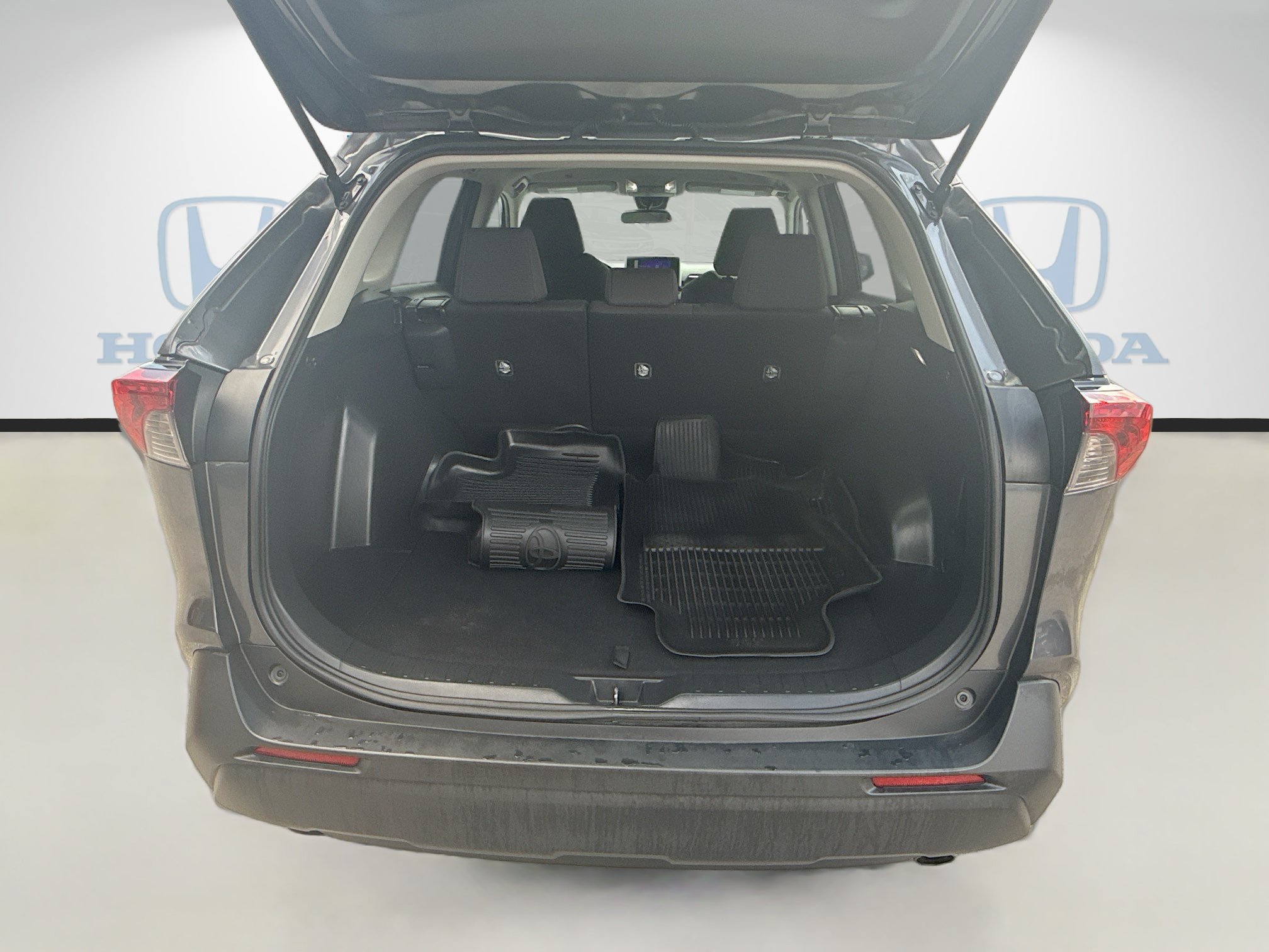 Used 2024 Toyota RAV4 LE FWD image 26