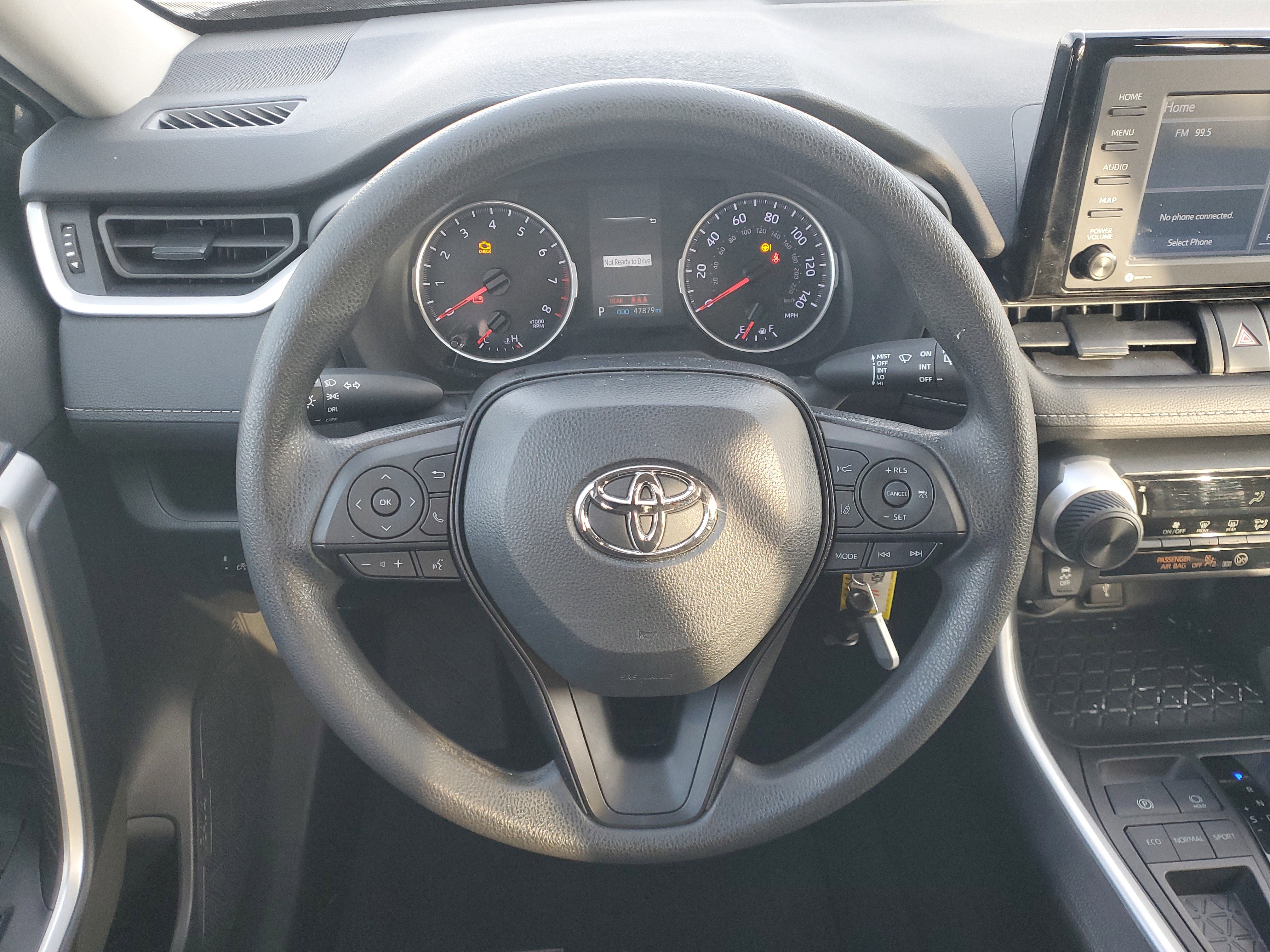 Used 2022 Toyota RAV4 LE image 17