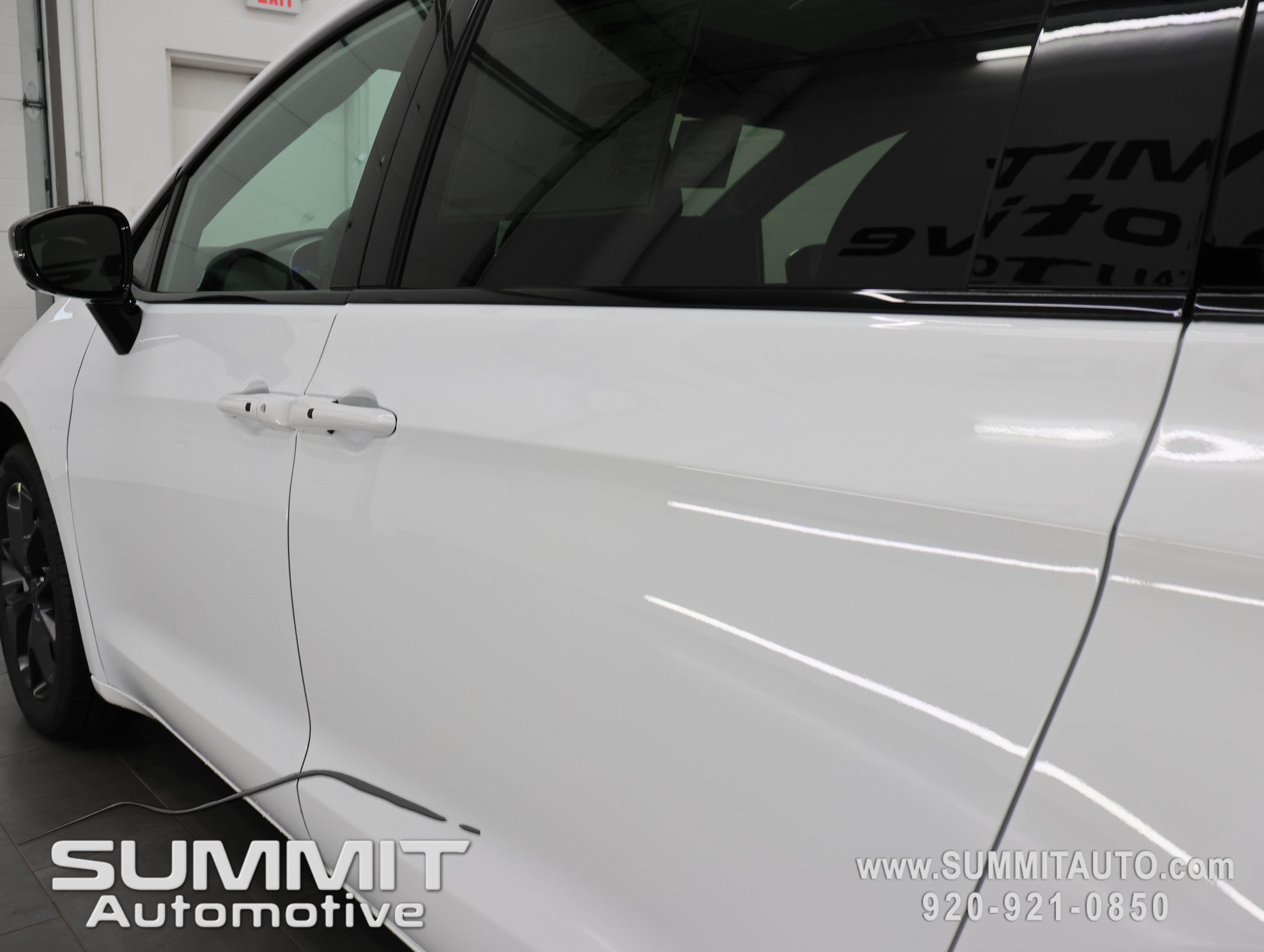 New 2027 Chrysler Pacifica Limited AWD/4WD image 38