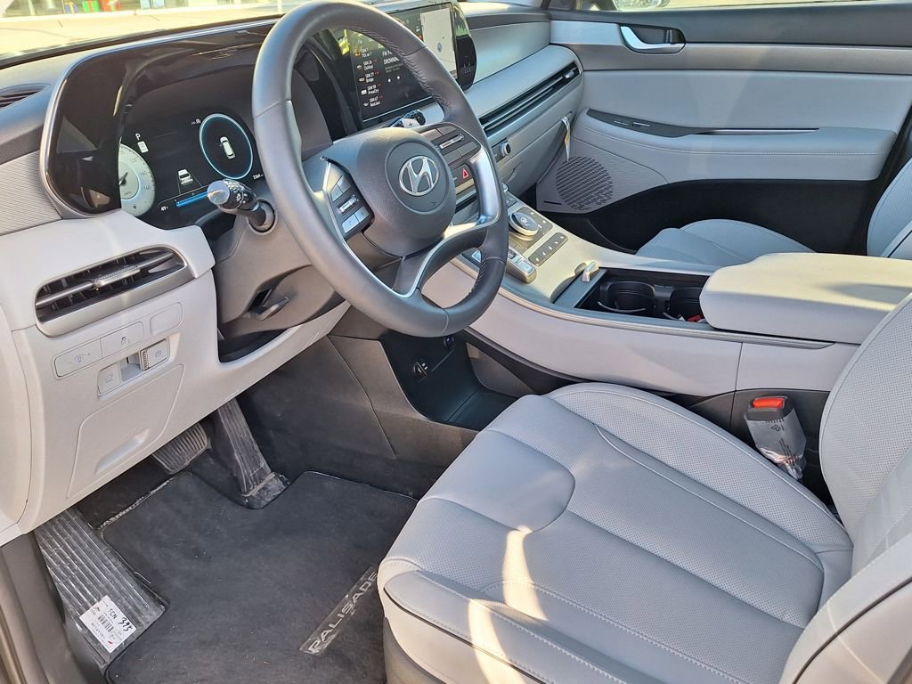 Used 2024 Hyundai Palisade SEL w/ Premium Package image 10