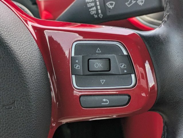 Used 2019 Volkswagen Beetle 2.0T SE w/ SE Premium Package FWD image 31