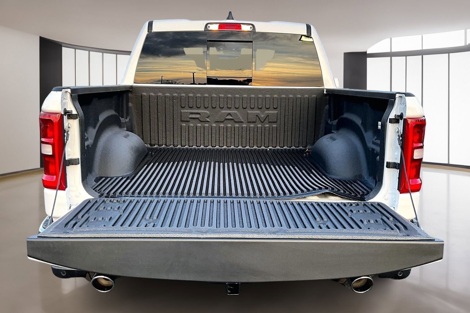 New 2025 RAM 1500 Laramie AWD/4WD image 27