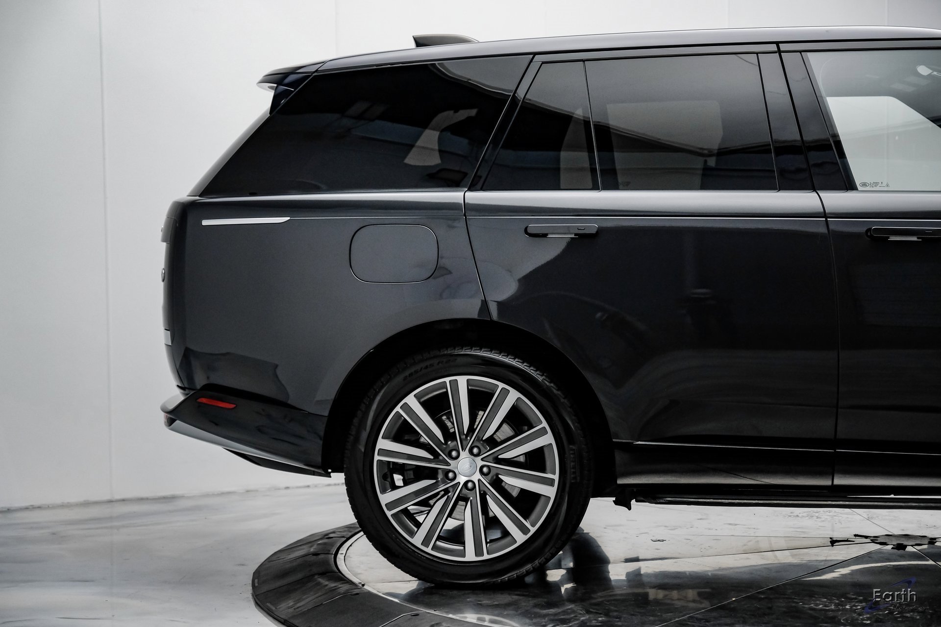 Used 2023 Land Rover Range Rover Autobiography image 17