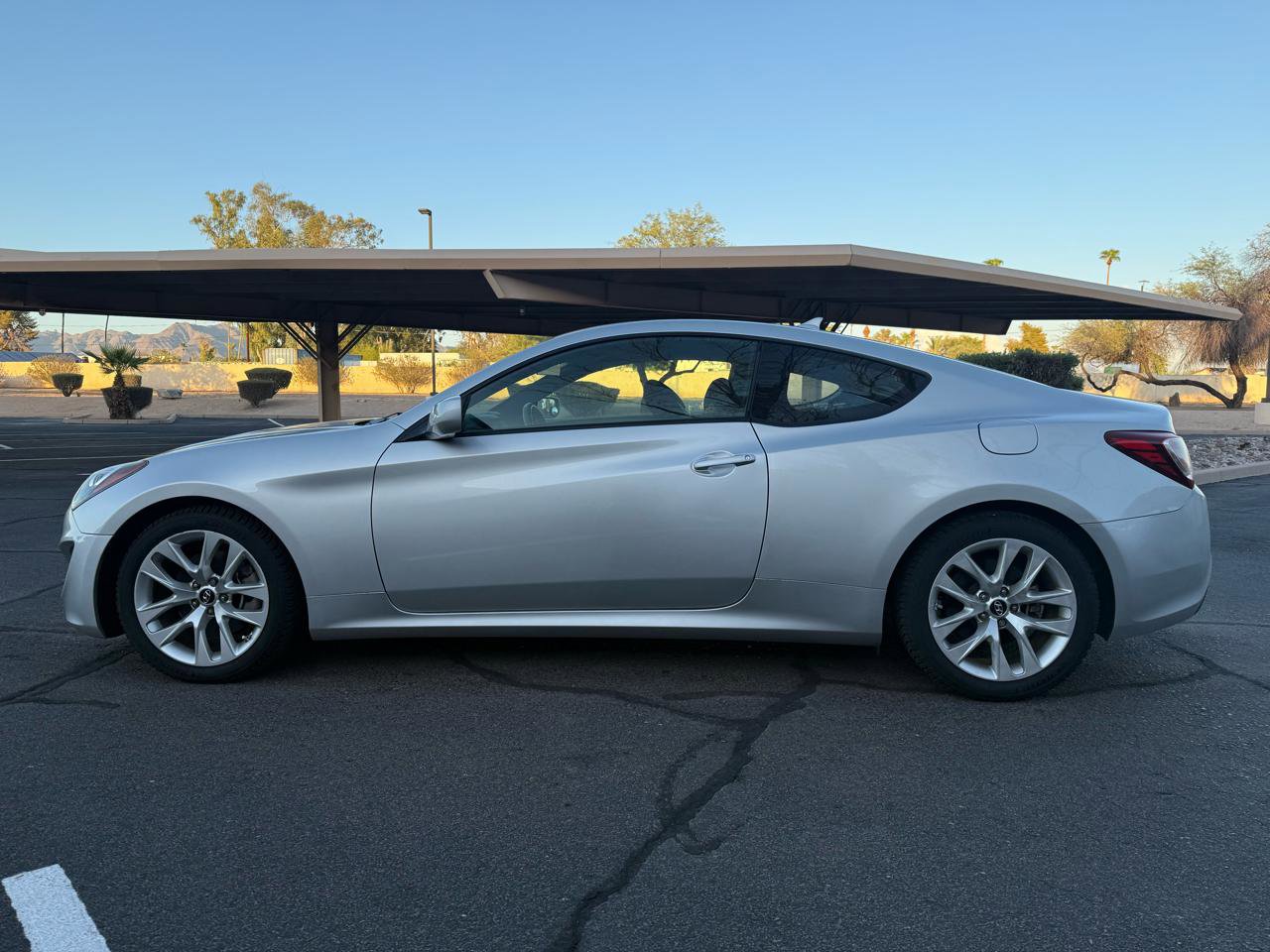 Used 2013 Hyundai Genesis 2.0T RWD image 6