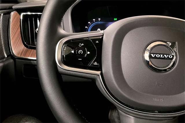 Certified 2023 Volvo XC60 B5 Ultimate w/ Climate Package image 19