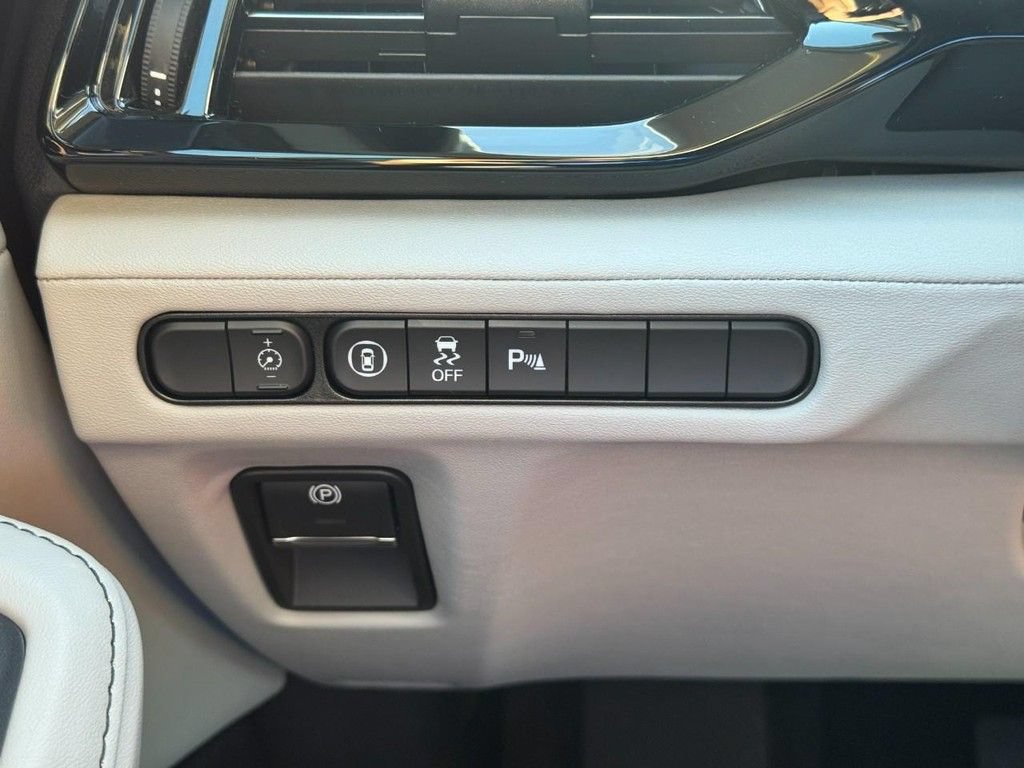 Certified 2026 Acura MDX w/ Technology Package AWD/4WD image 21