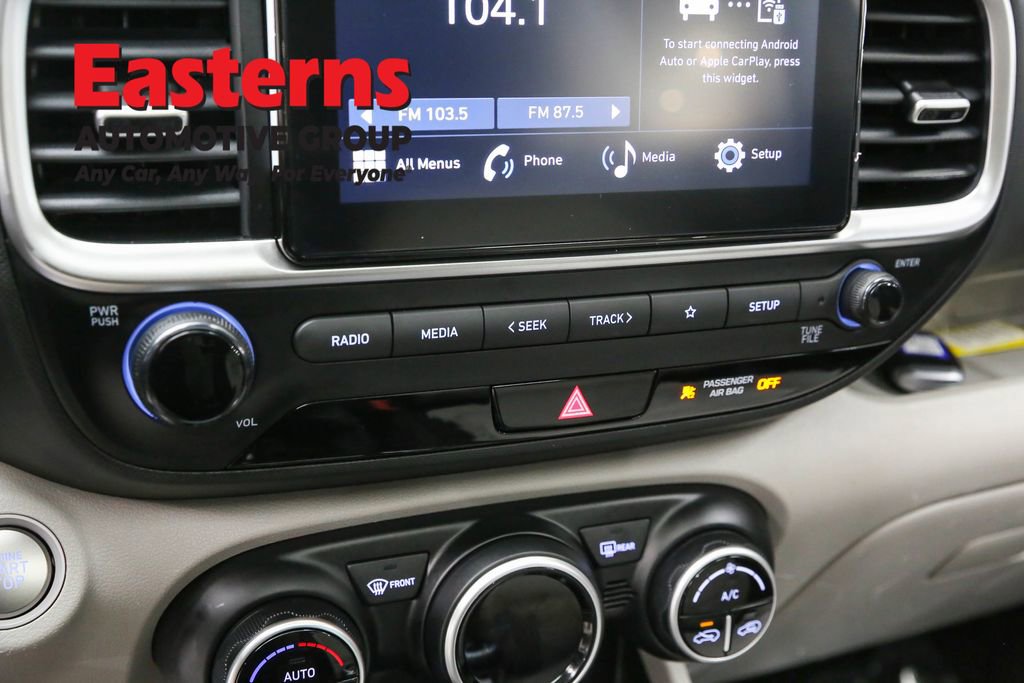 Used 2025 Hyundai Venue SEL image 20