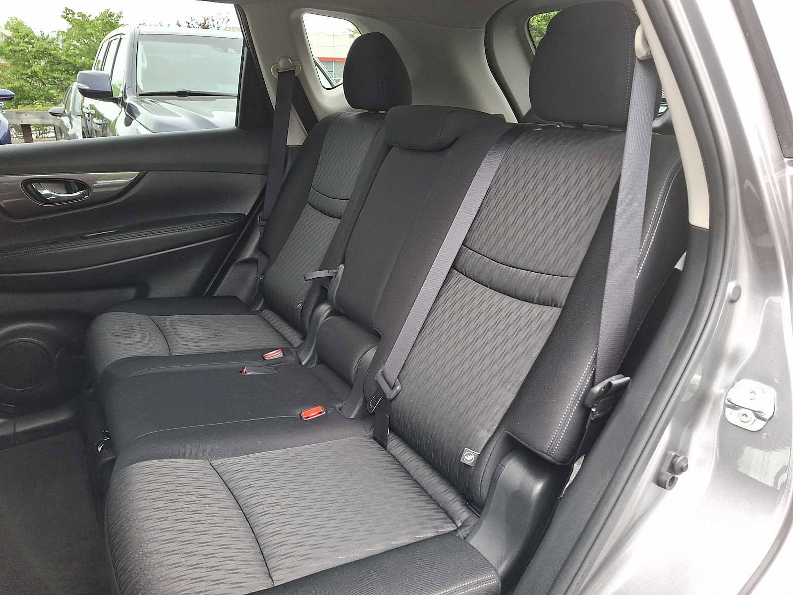 Used 2020 Nissan Rogue SV w/ Premium Package AWD/4WD image 8