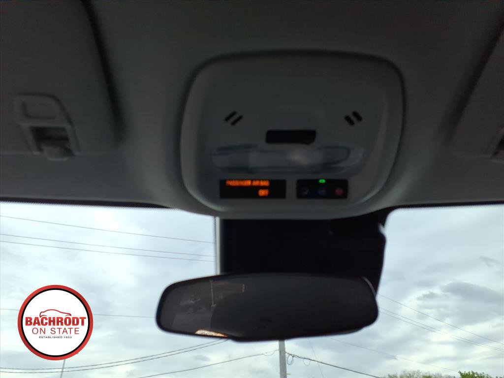 Used 2025 Chevrolet Trax LT FWD image 23
