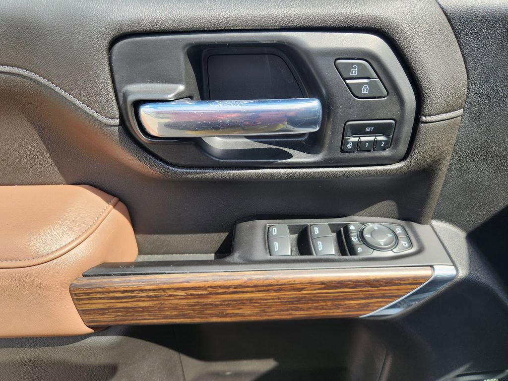 Used 2022 Chevrolet Silverado 2500 High Country w/ Safety Package II image 16