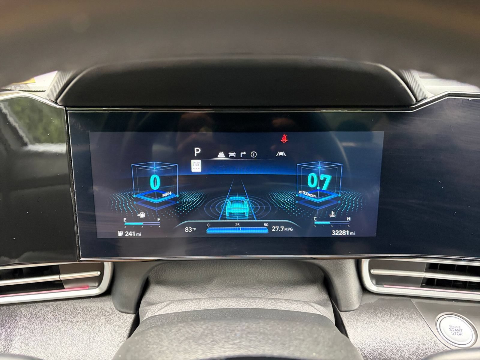 Used 2025 Hyundai Elantra SEL FWD image 35