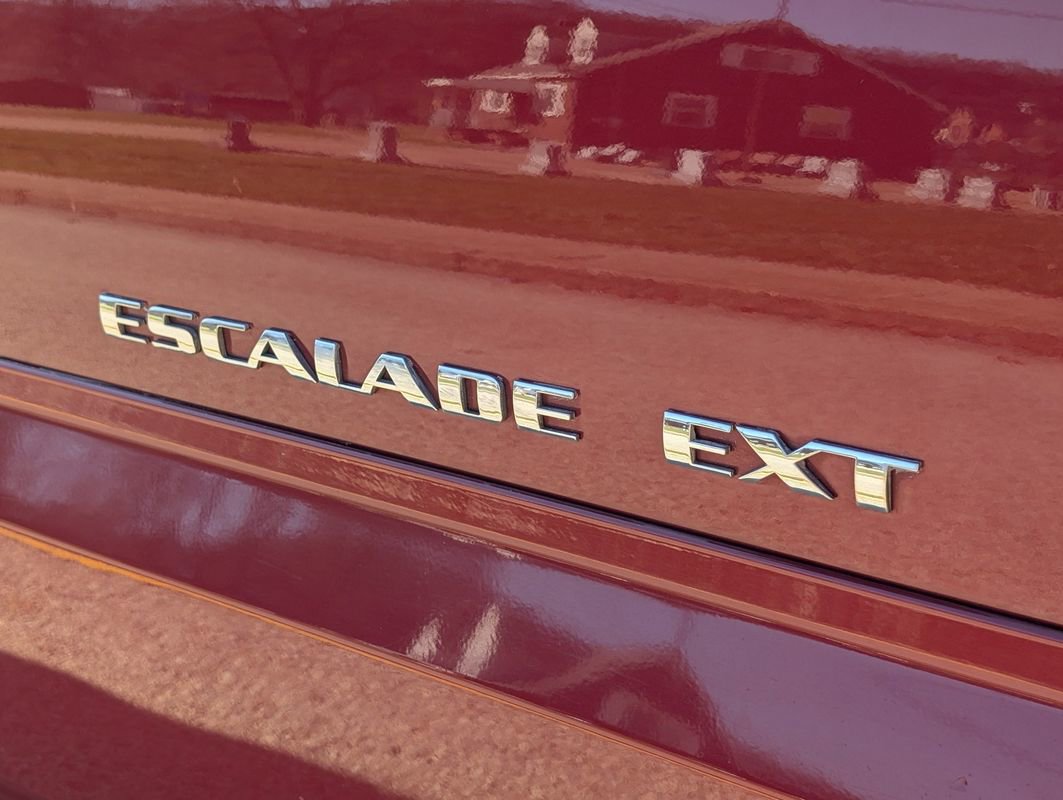 Used 2005 Cadillac Escalade EXT image 17