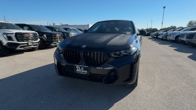 Used 2024 BMW X6 xDrive40i w/ Premium Package AWD/4WD image 4