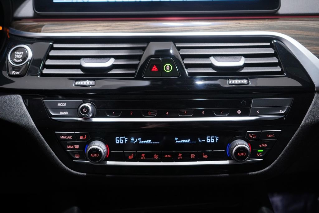 Used 2022 BMW 530i w/ Convenience Package image 13