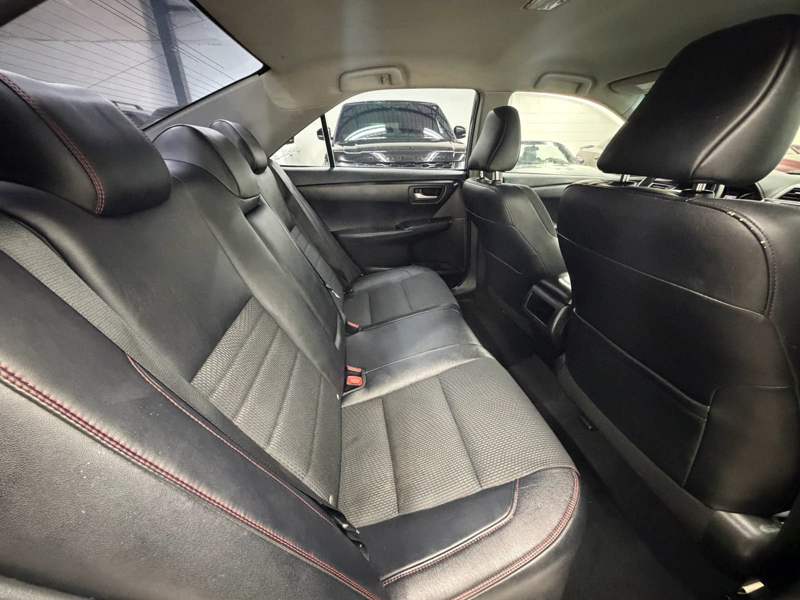 Used 2016 Toyota Camry SE FWD image 19