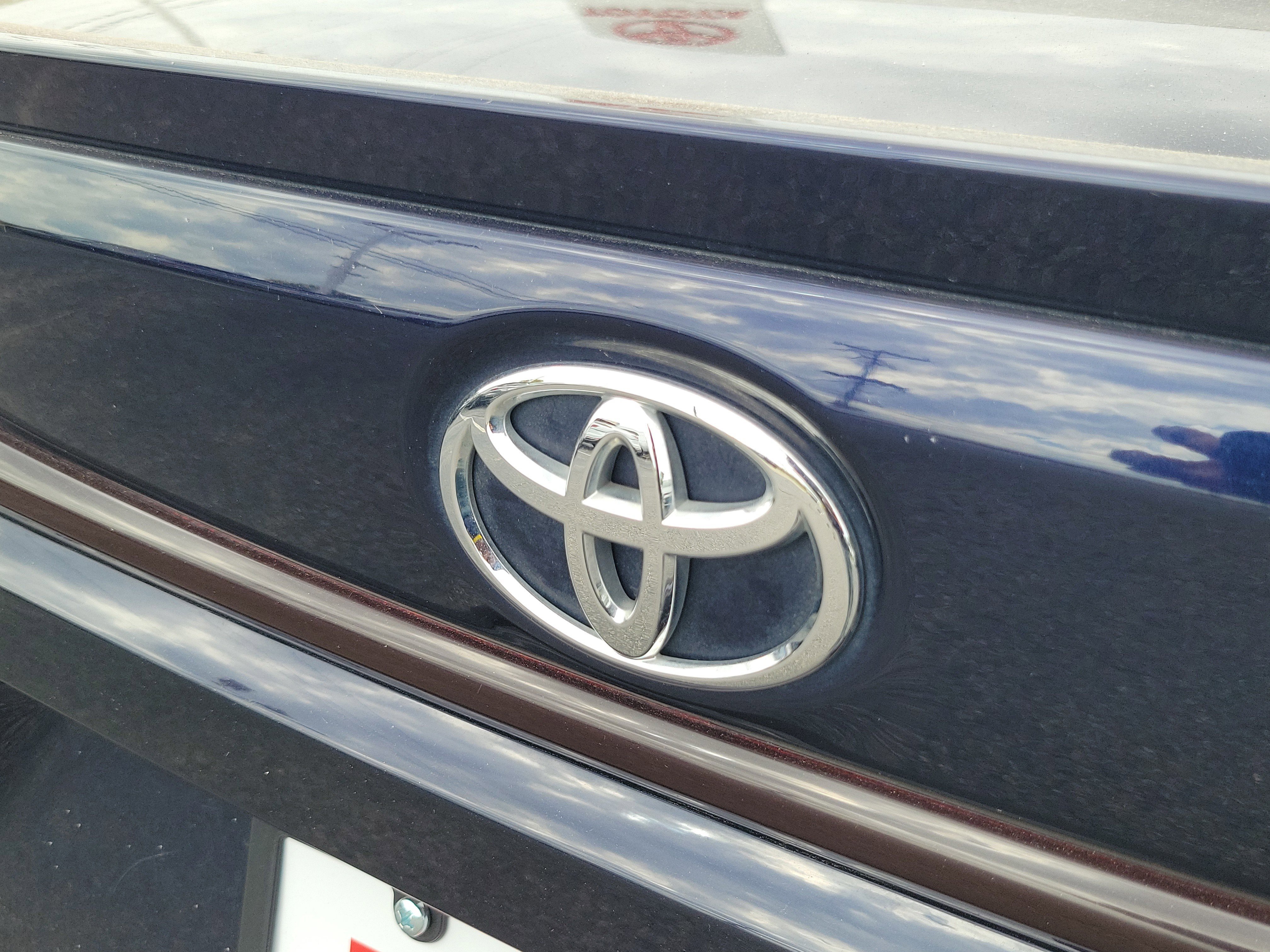 Used 2022 Toyota Corolla SE image 6