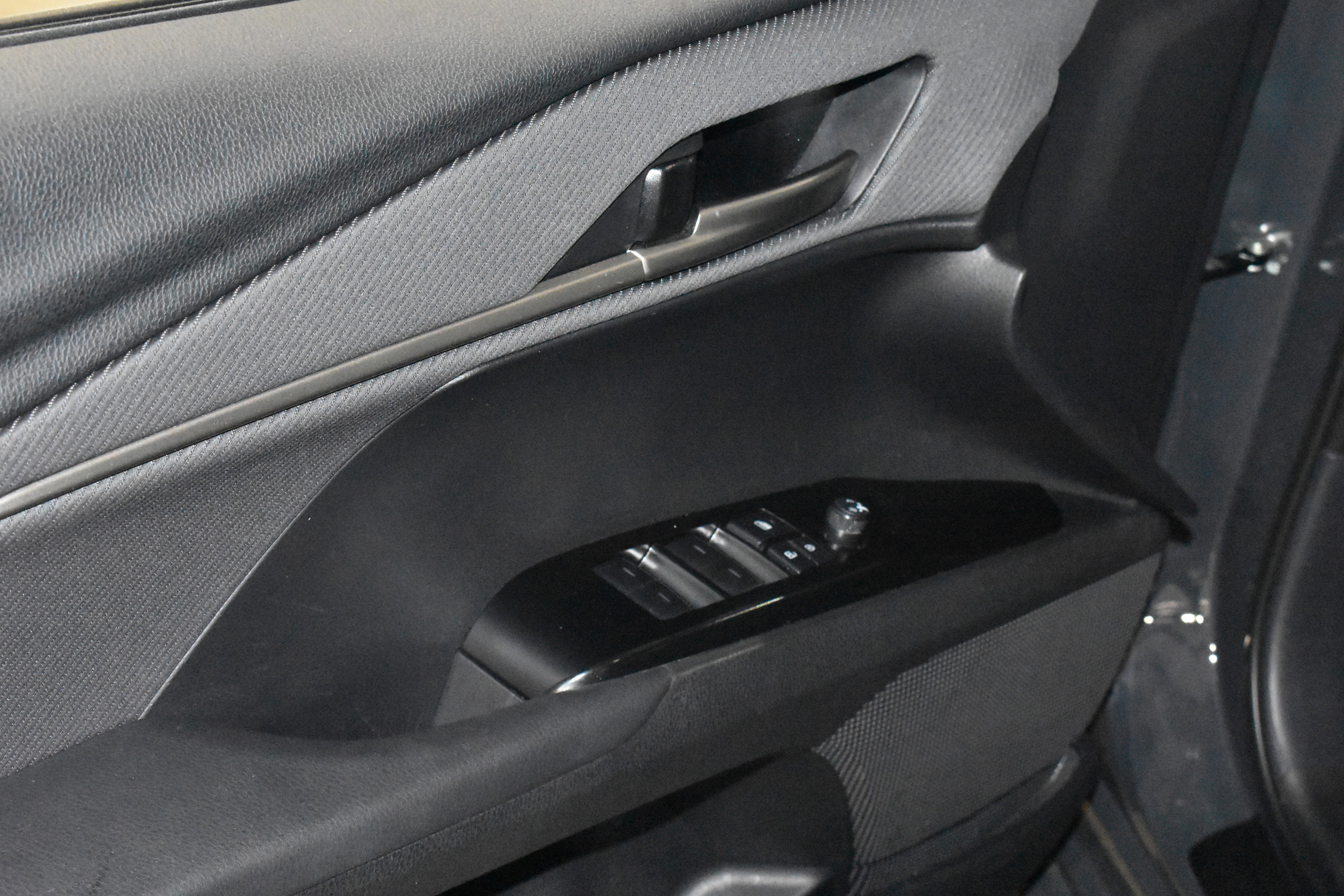 Used 2025 Toyota Camry SE image 23