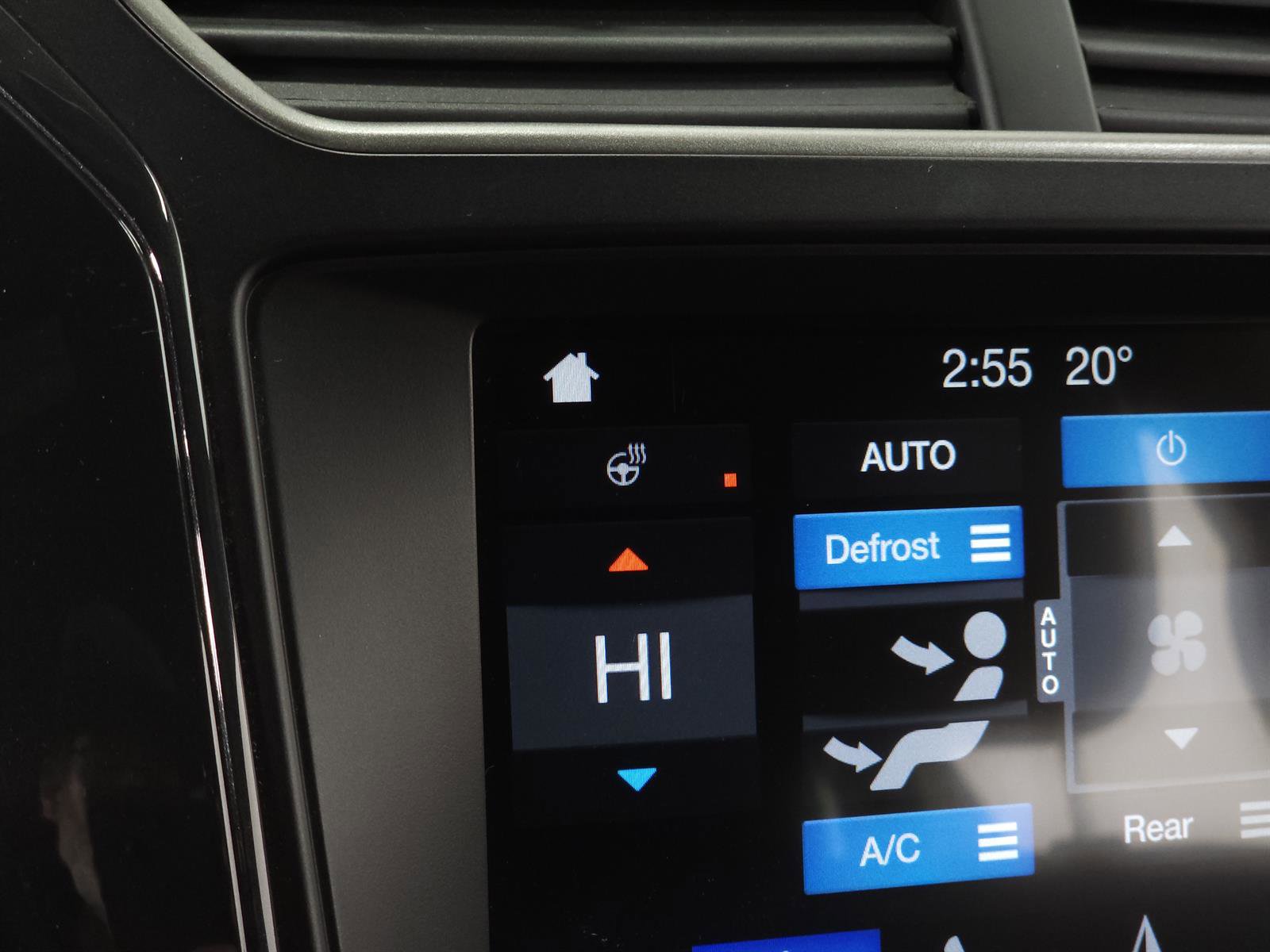 Used 2018 Ford Explorer XLT w/ Equipment Group 202A image 24