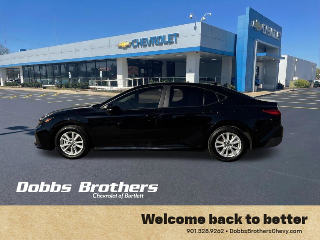 Used 2025 Toyota Camry LE FWD image 4