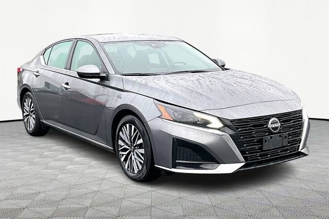 Used 2023 Nissan Altima 2.5 SV