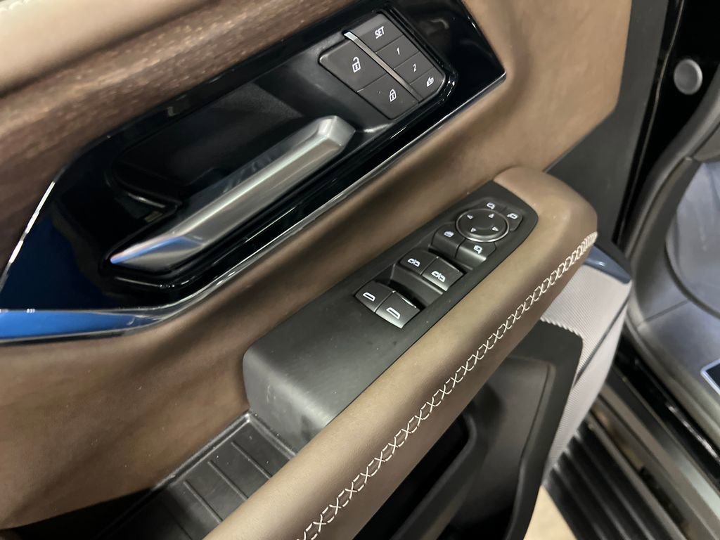 New 2026 GMC Yukon Denali Ultimate AWD/4WD image 16