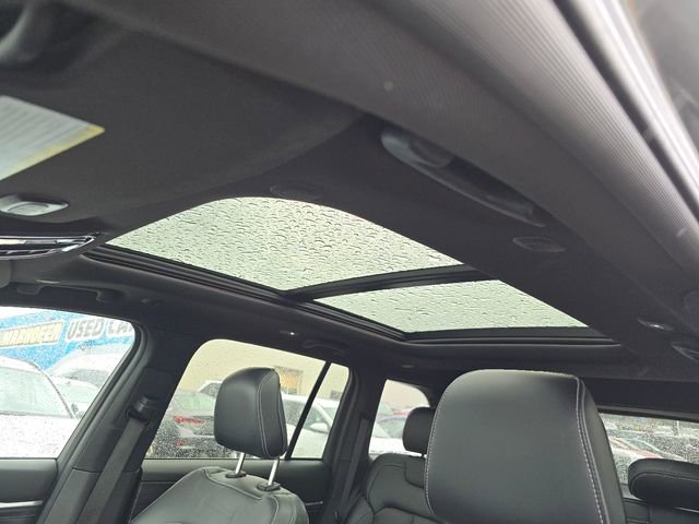 Used 2023 Jeep Grand Cherokee Overland AWD/4WD image 8