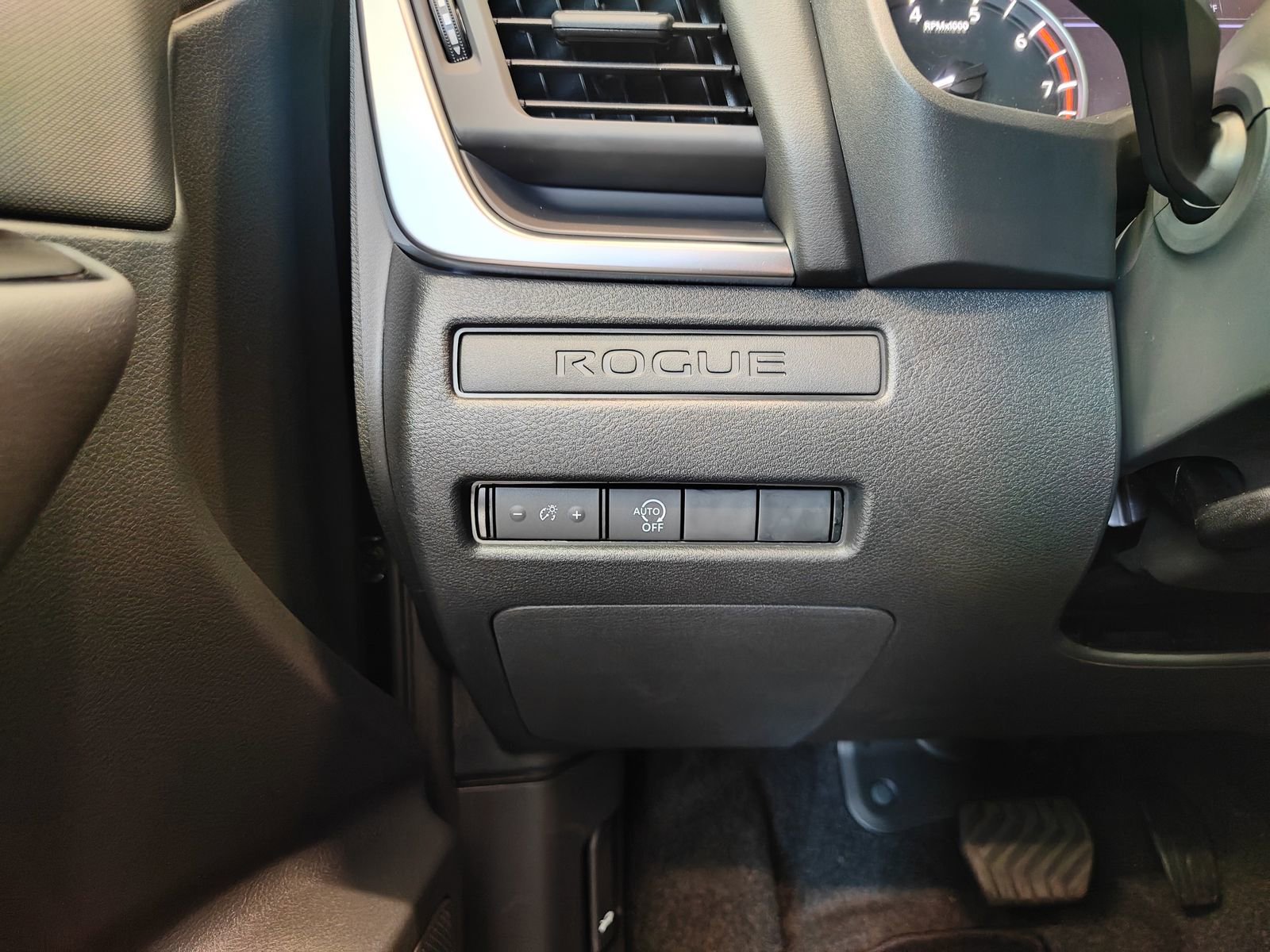 New 2026 Nissan Rogue S image 18