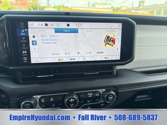 Used 2025 Jeep Wrangler Unlimited Sahara AWD/4WD image 21