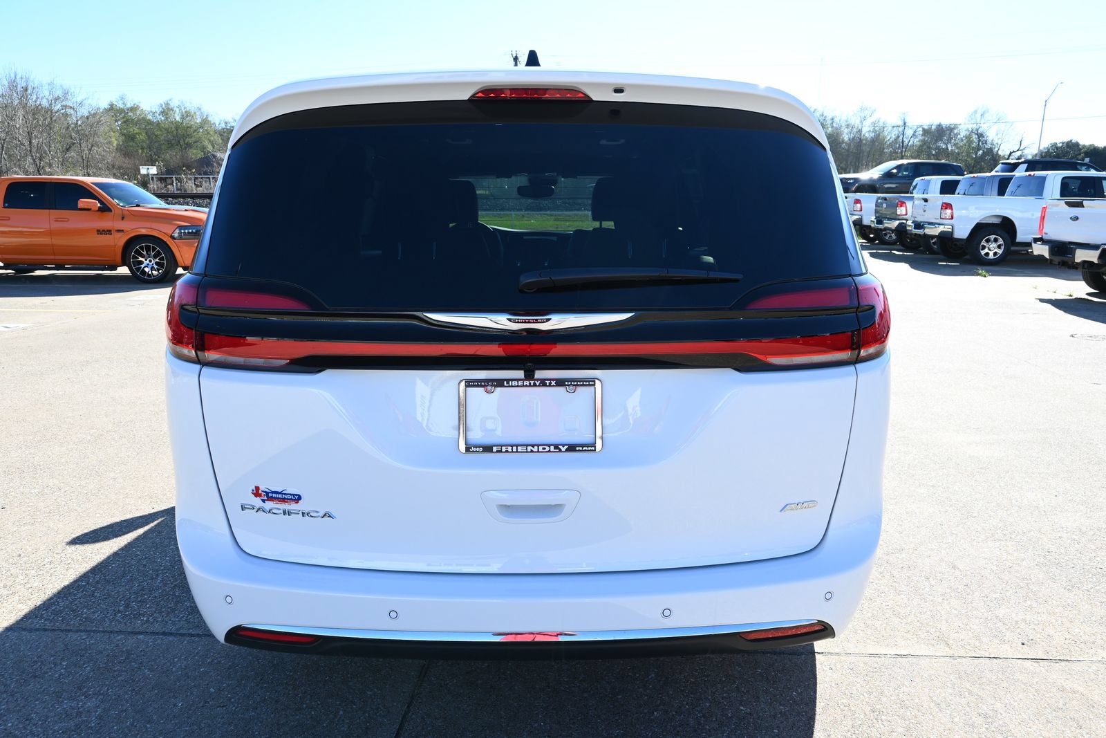 New 2026 Chrysler Pacifica Select AWD/4WD image 22