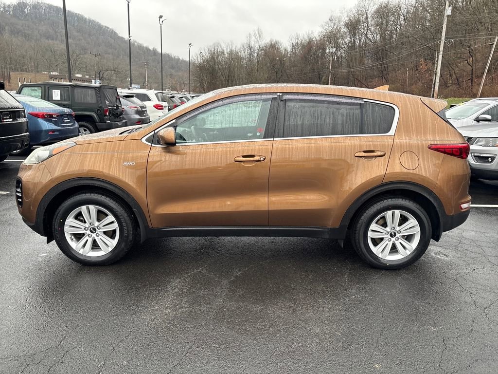 Used 2018 Kia Sportage LX image 2