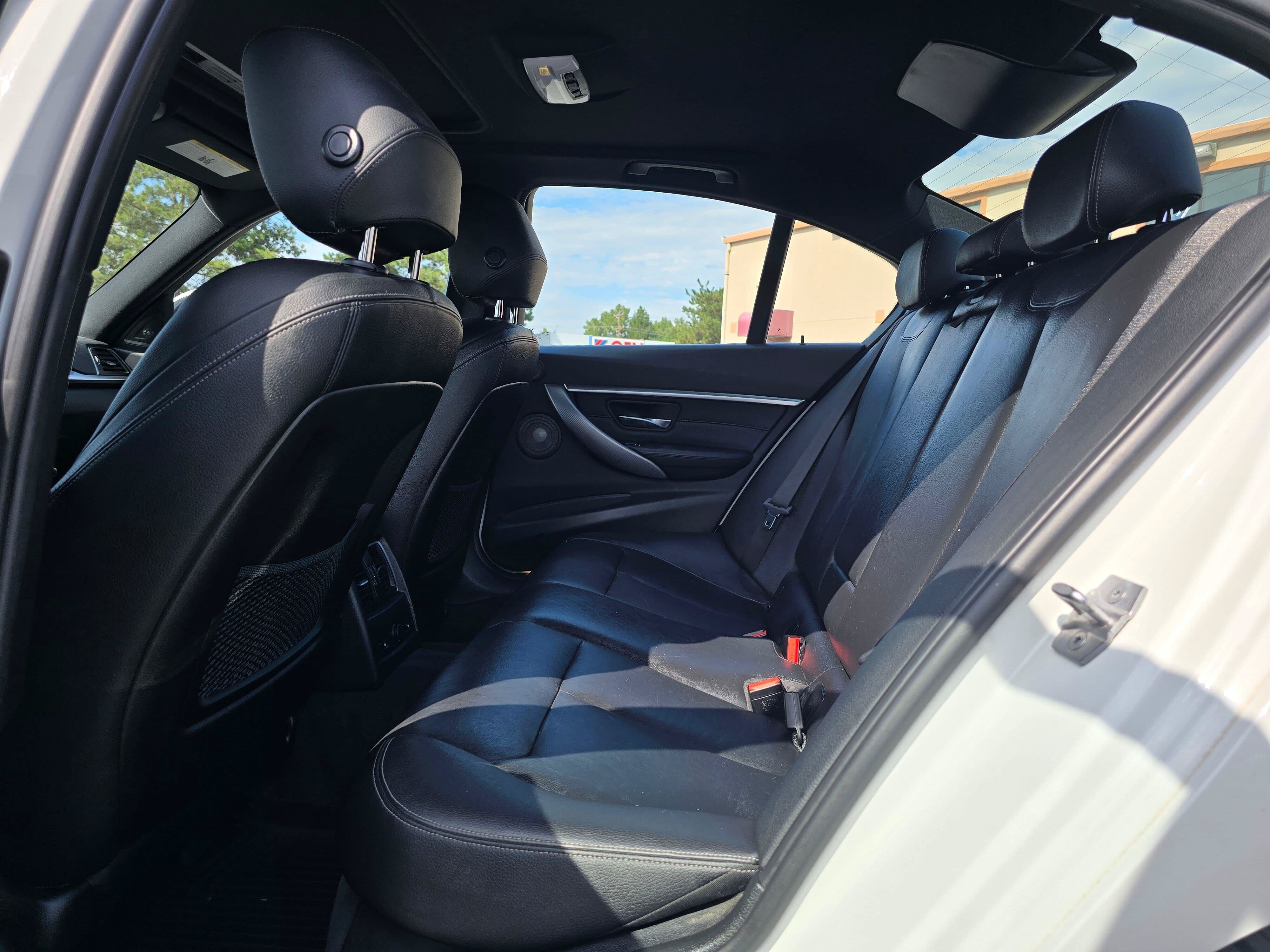 Used 2018 BMW 340i xDrive Sedan AWD/4WD image 12
