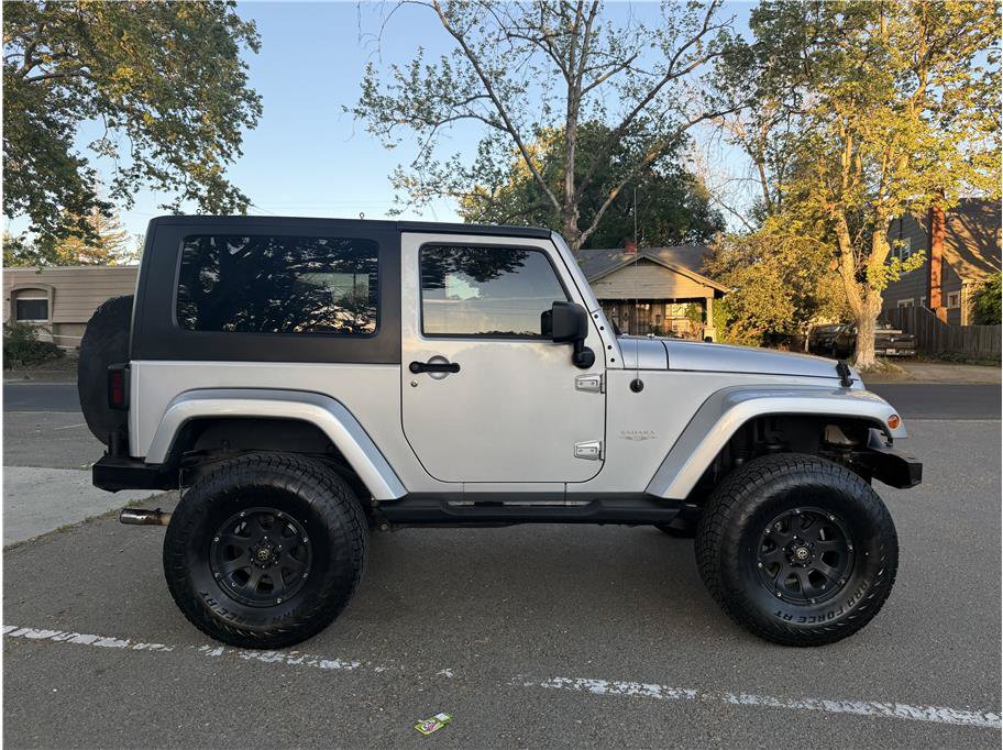 Used 2007 Jeep Wrangler Sahara w/ Dual Top Group AWD/4WD image 8