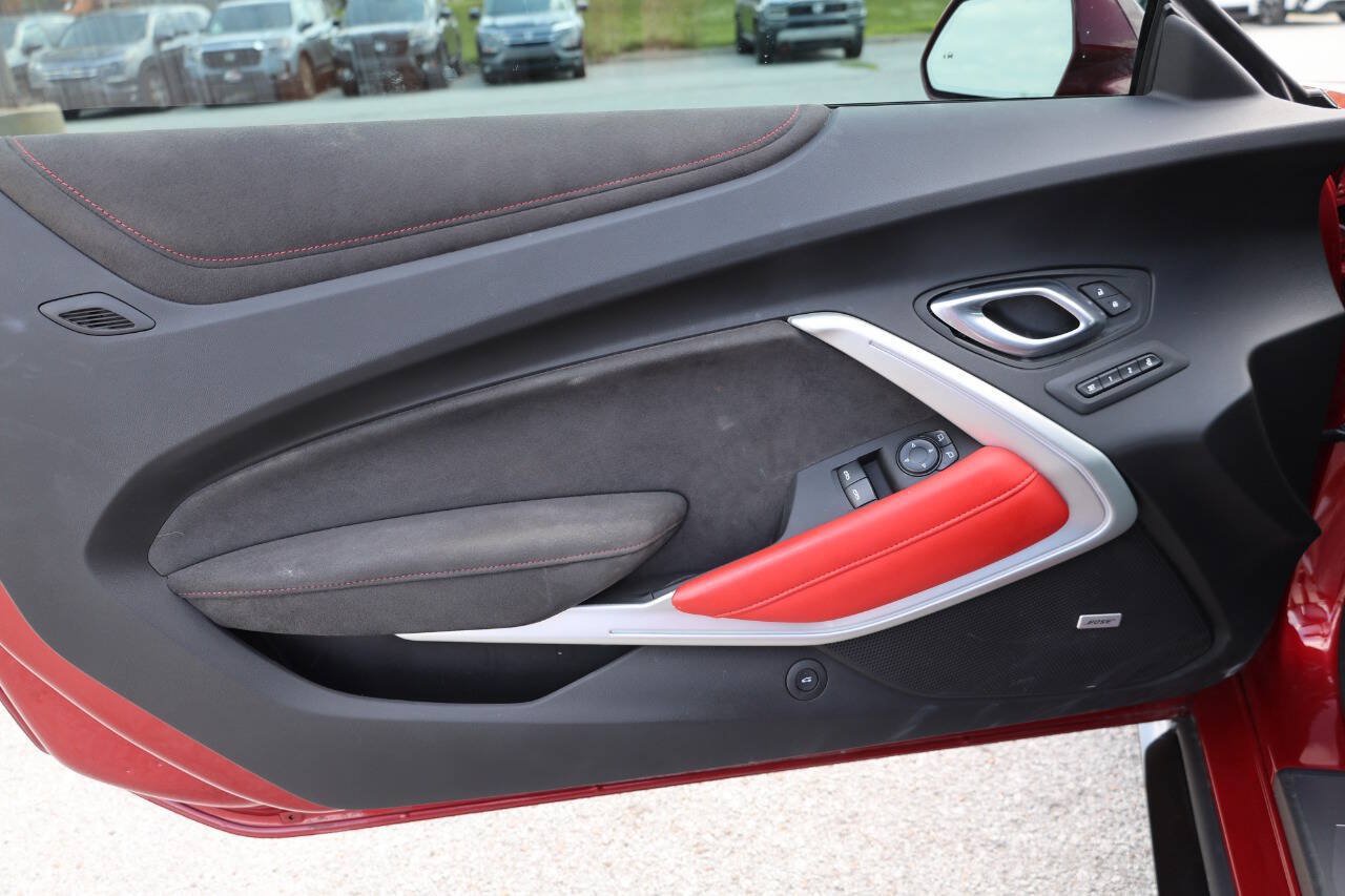Used 2022 Chevrolet Camaro ZL1 RWD image 12