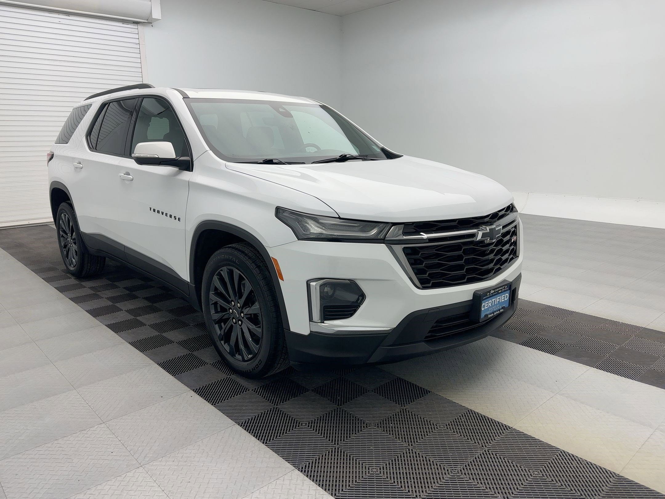 Certified 2023 Chevrolet Traverse RS w/ LPO, Floor Liner Package image 7
