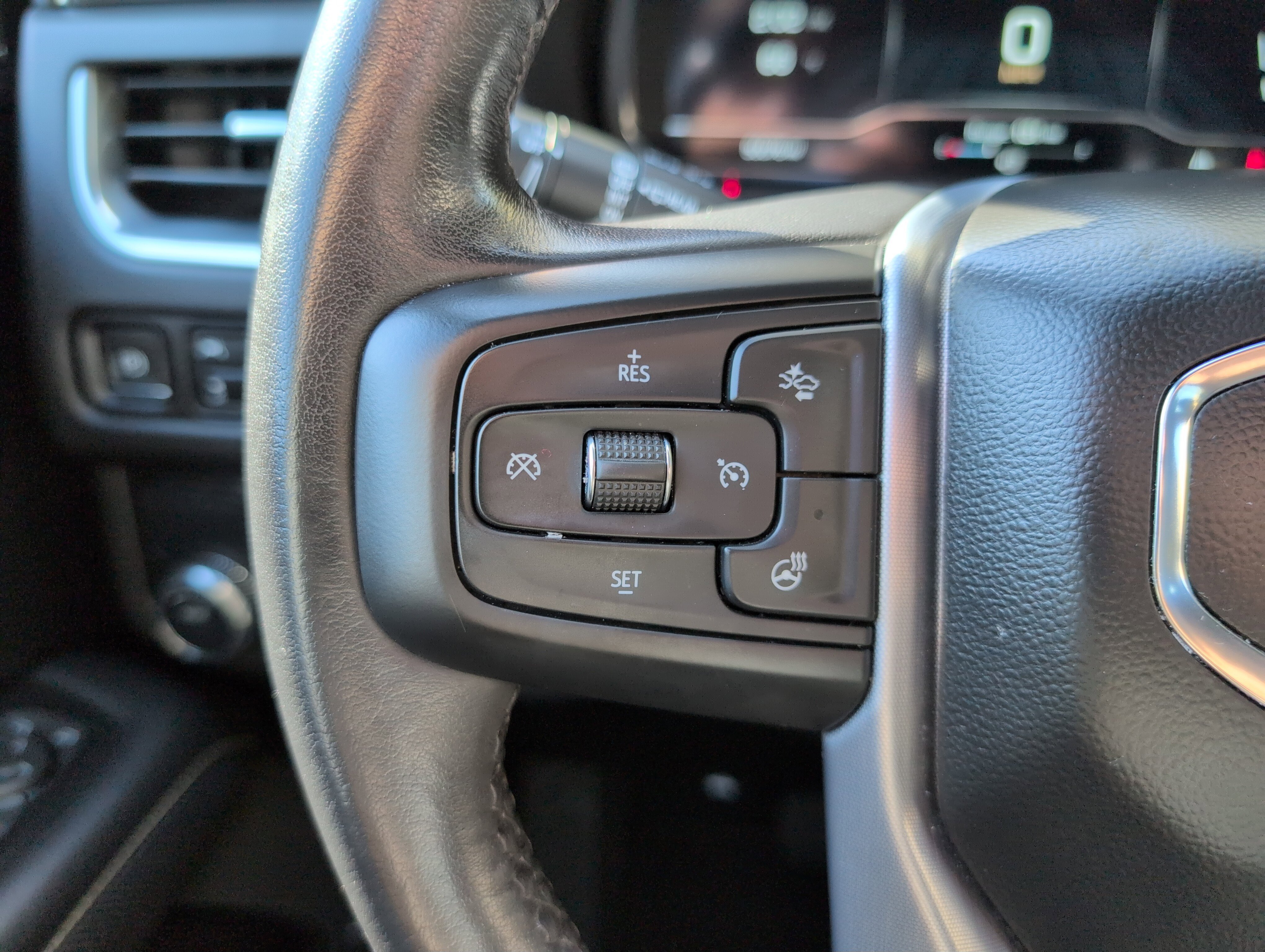 Used 2022 GMC Yukon SLT w/ SLT Premium Package image 11