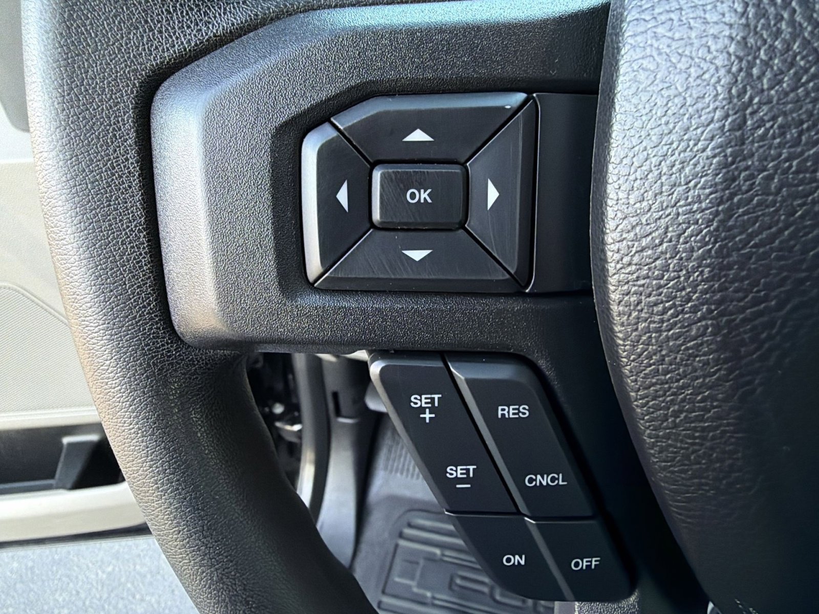 Used 2017 Ford F550 4x4 SuperCab Super Duty image 18