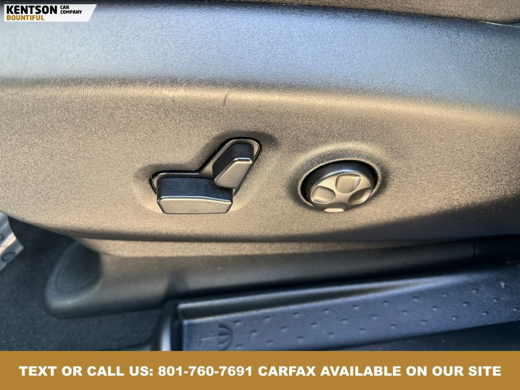 Used 2026 Chrysler Pacifica Limited image 29