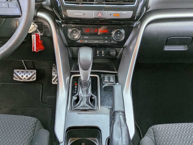 Used 2022 Mitsubishi Eclipse Cross LE FWD image 17