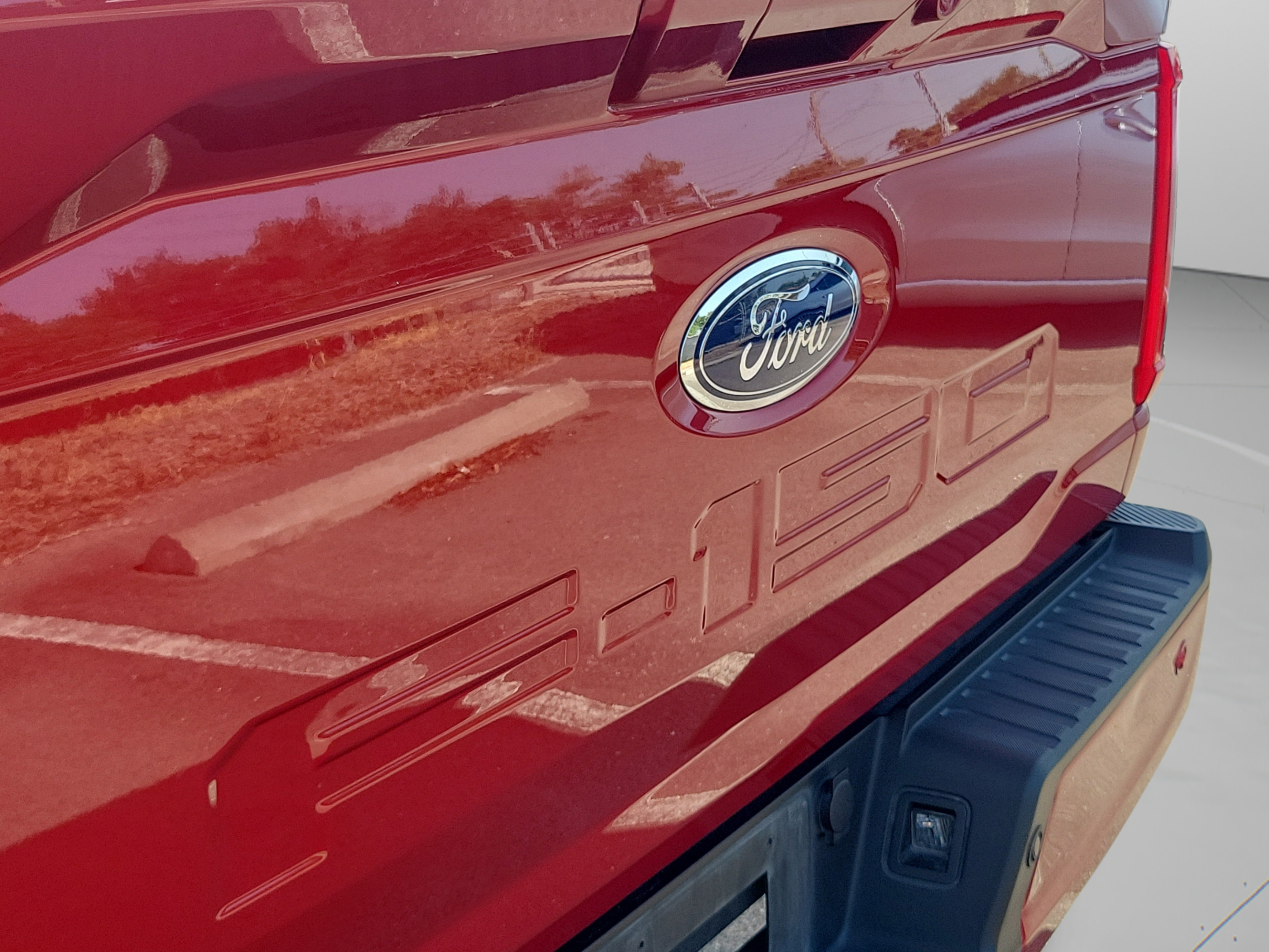 Used 2021 Ford F150 Lariat w/ Equipment Group 502A High AWD/4WD image 6