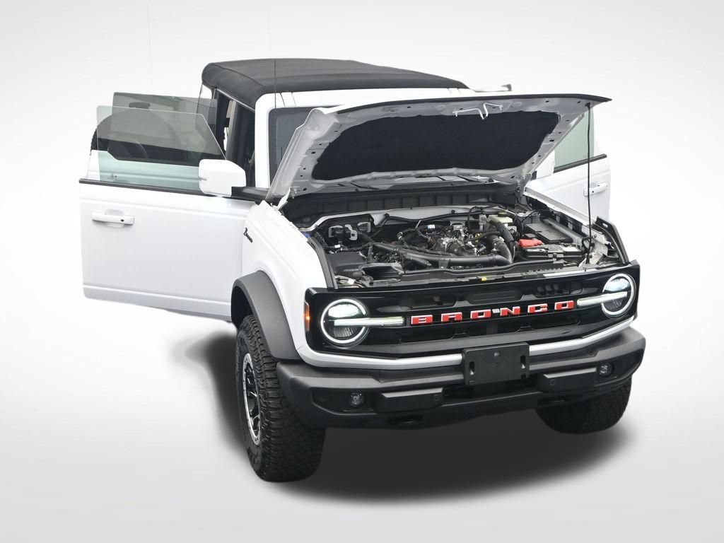 Used 2024 Ford Bronco Outer Banks w/ Sasquatch Package AWD/4WD image 40