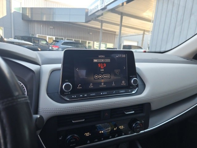 Used 2023 Nissan Rogue SV w/ SV Premium B Package image 13