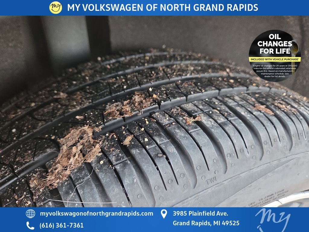 Used 2022 Volkswagen Tiguan SEL R-Line image 37