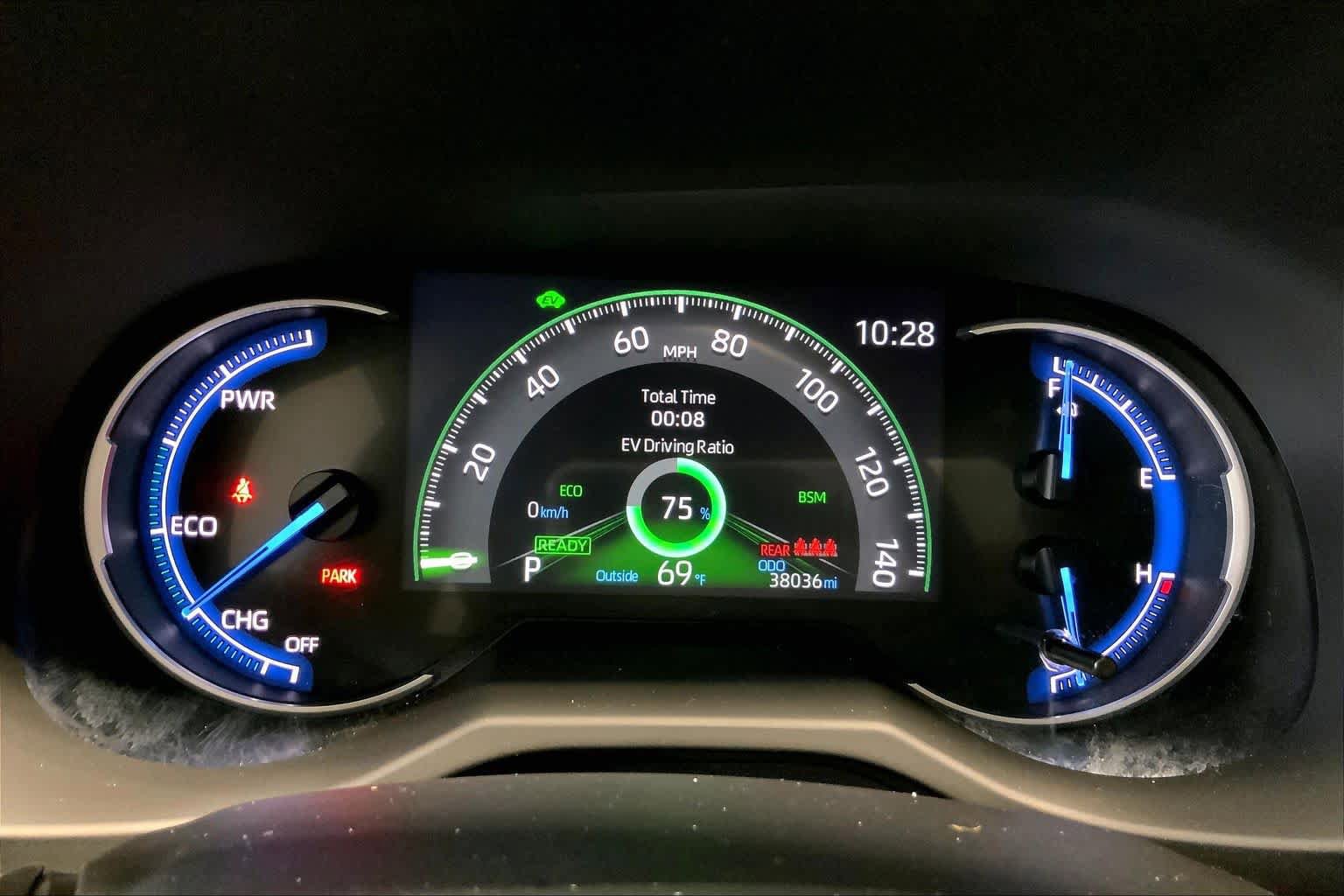 Used 2025 Toyota RAV4 XLE AWD/4WD image 25