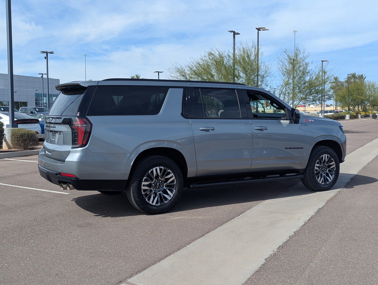 Certified 2025 Chevrolet Suburban Z71 image 5
