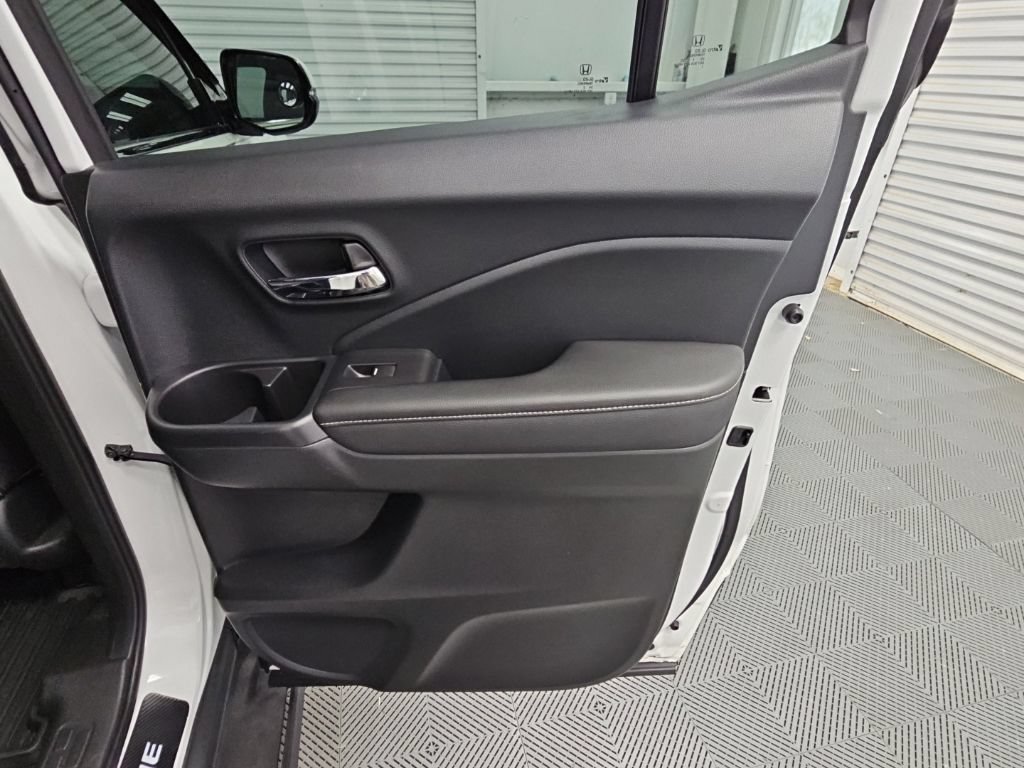 Used 2023 Honda Ridgeline RTL-E image 40