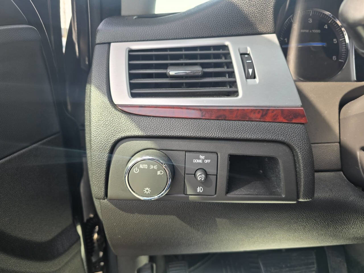 Used 2008 Cadillac Escalade EXT image 40