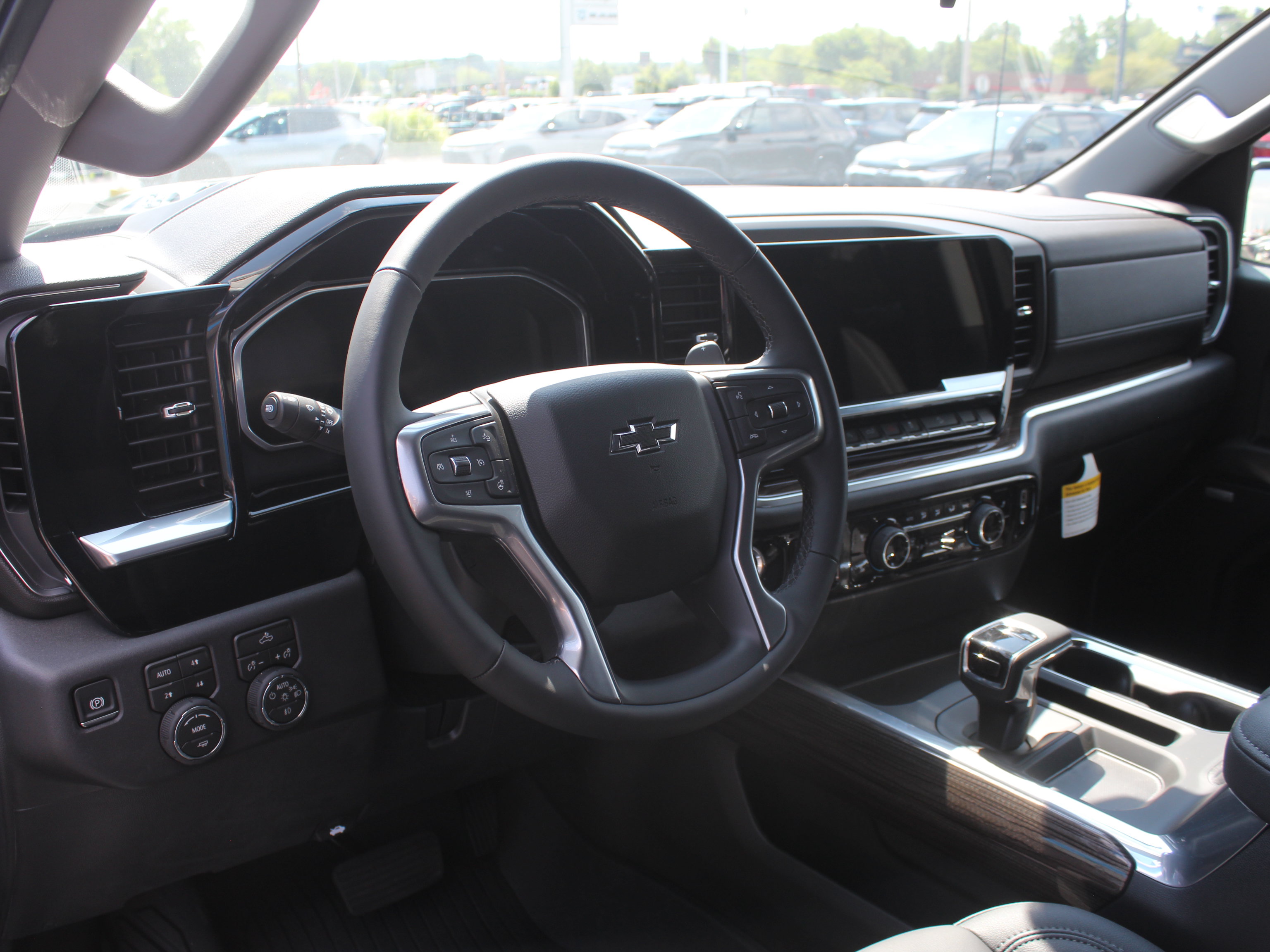 New 2026 Chevrolet Silverado 1500 LT Trail Boss w/ Convenience Package II AWD/4WD image 11