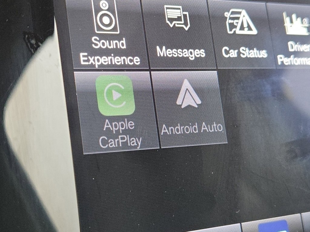 Used 2019 Volvo XC40 T5 R-Design image 11