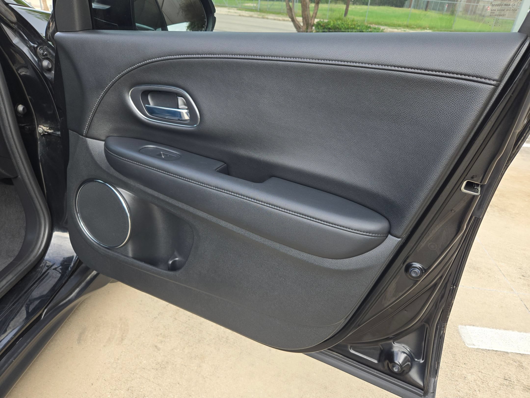 Used 2017 Honda HR-V EX-L image 31